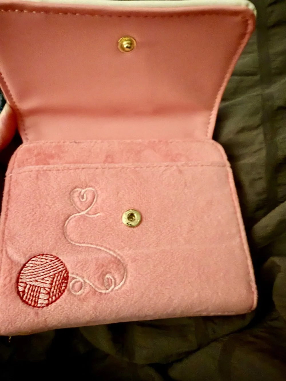 Loungefly Pink and White Disney Aristocrat Zip Around Wallet with Gold Hardware - Picture 4 of 5